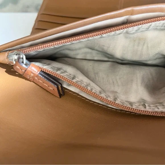 Y2K Coach Brown and Tan Signature Wallet - Picture 7 of 15